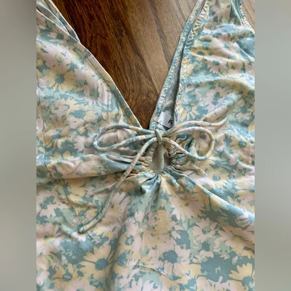 RVCA Floral Cropped Tank Top - Picture 2 of 8